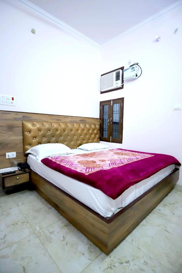 Hotel Blue Star Varanasi Exterior foto