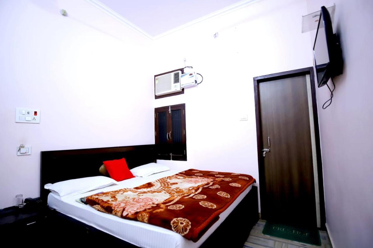 Hotel Blue Star Varanasi Exterior foto